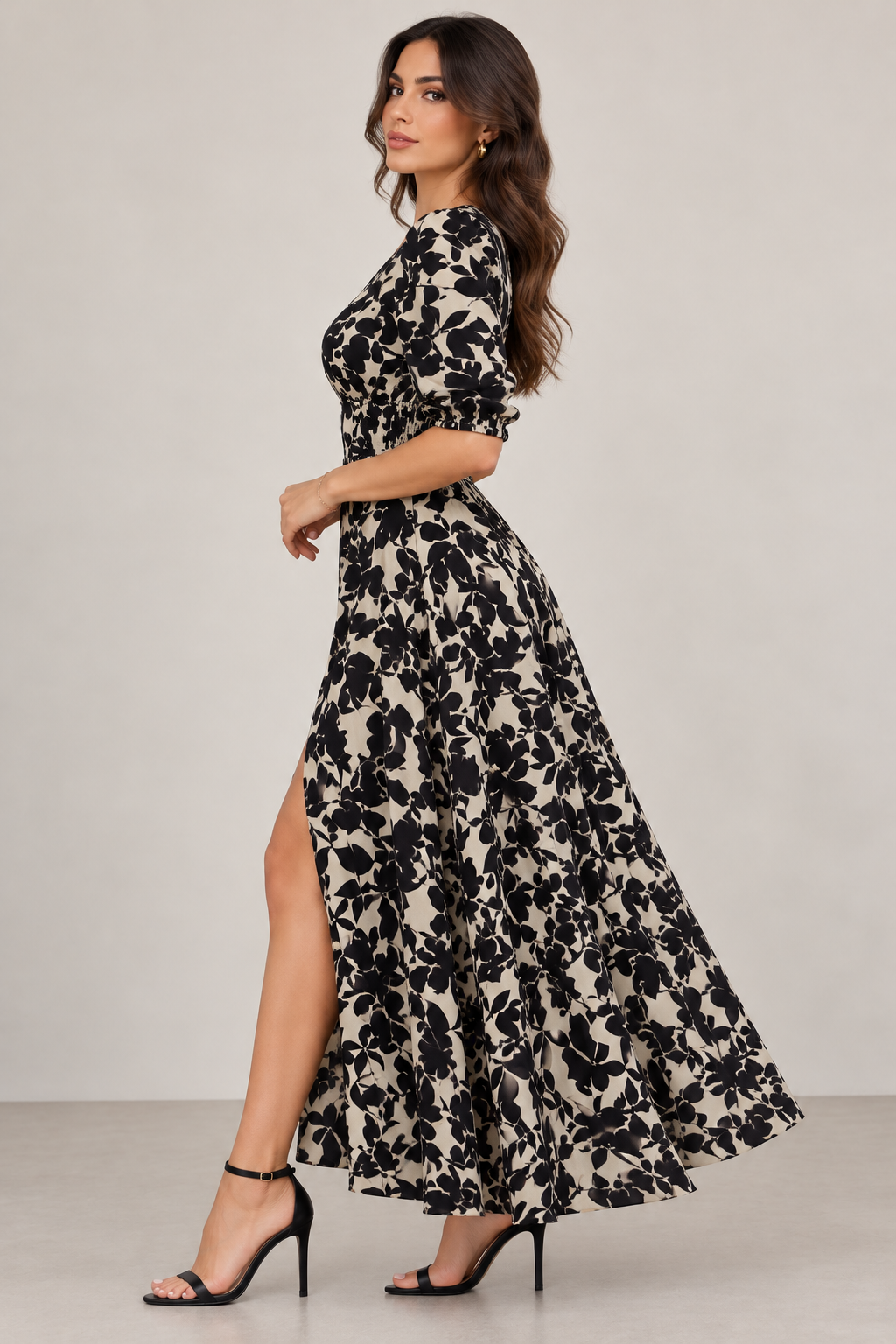 Vestido beige y negro floreado
