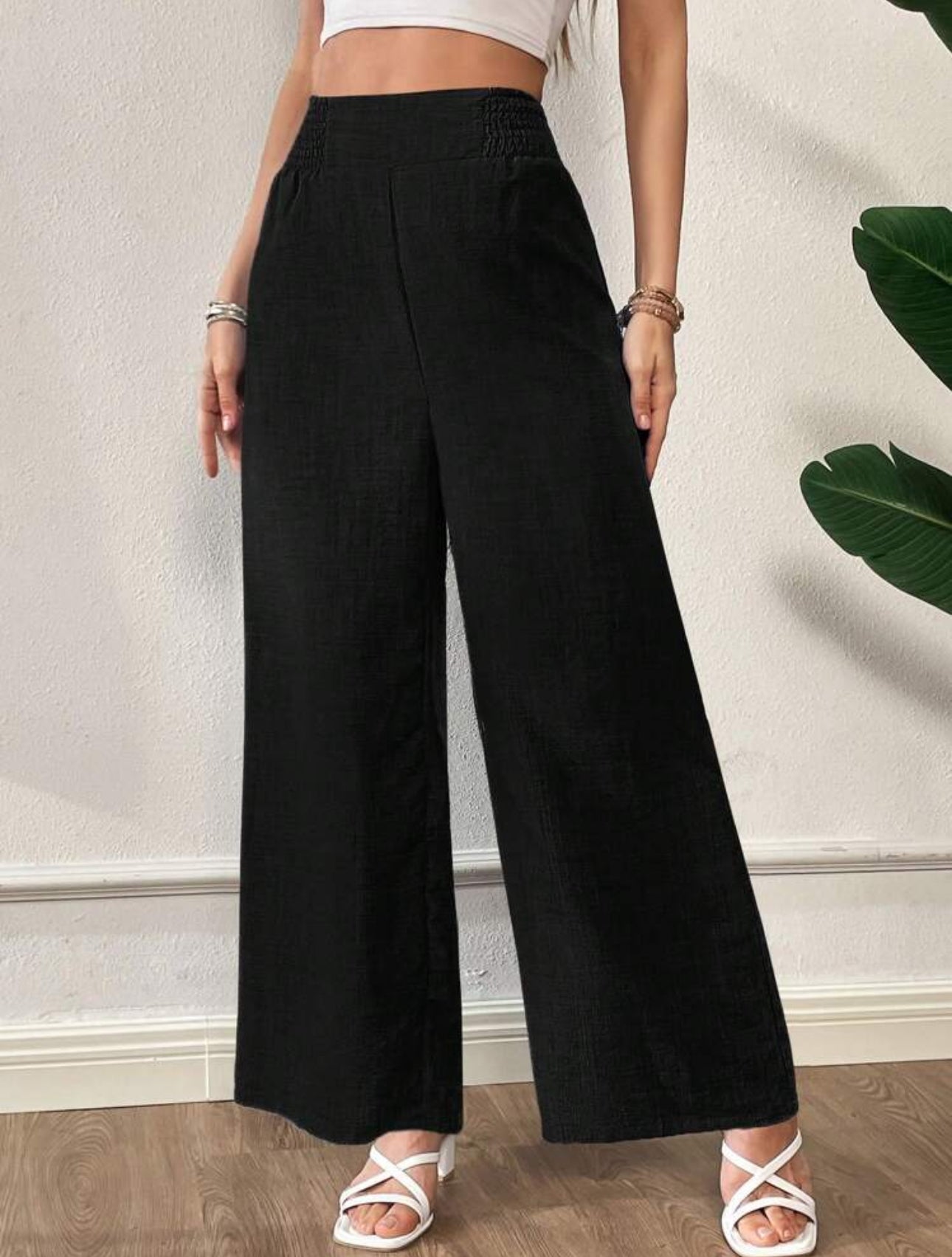 Pantalón negro con elástico en cintura