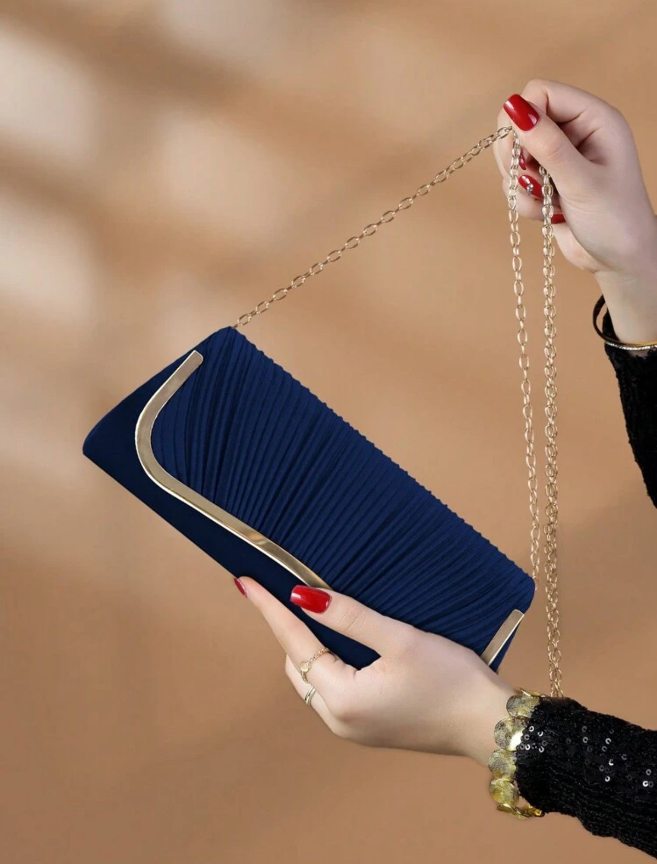 Cartera borde dorado
