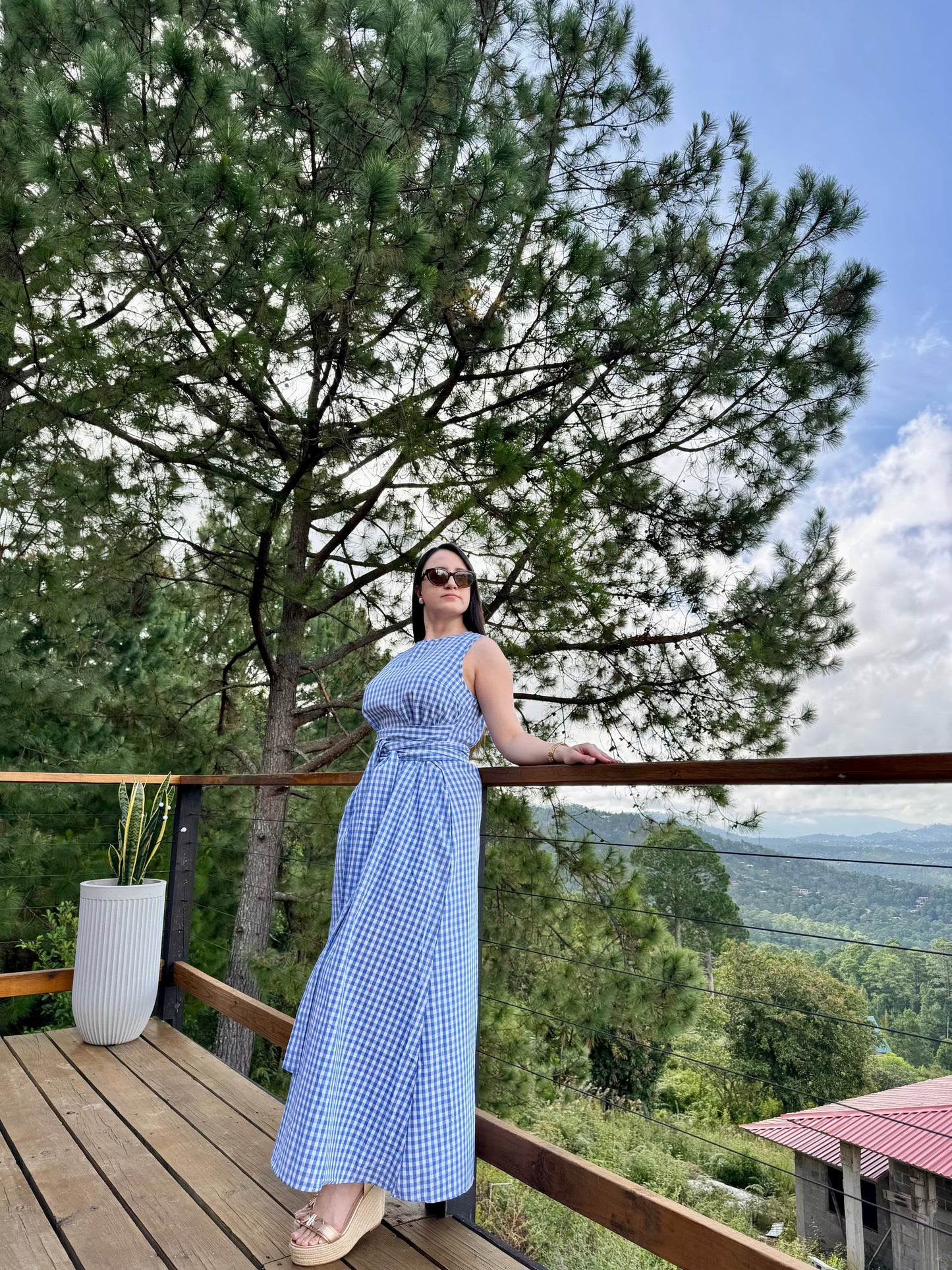 Vestido cuadriculado azul con blanco con cinturón