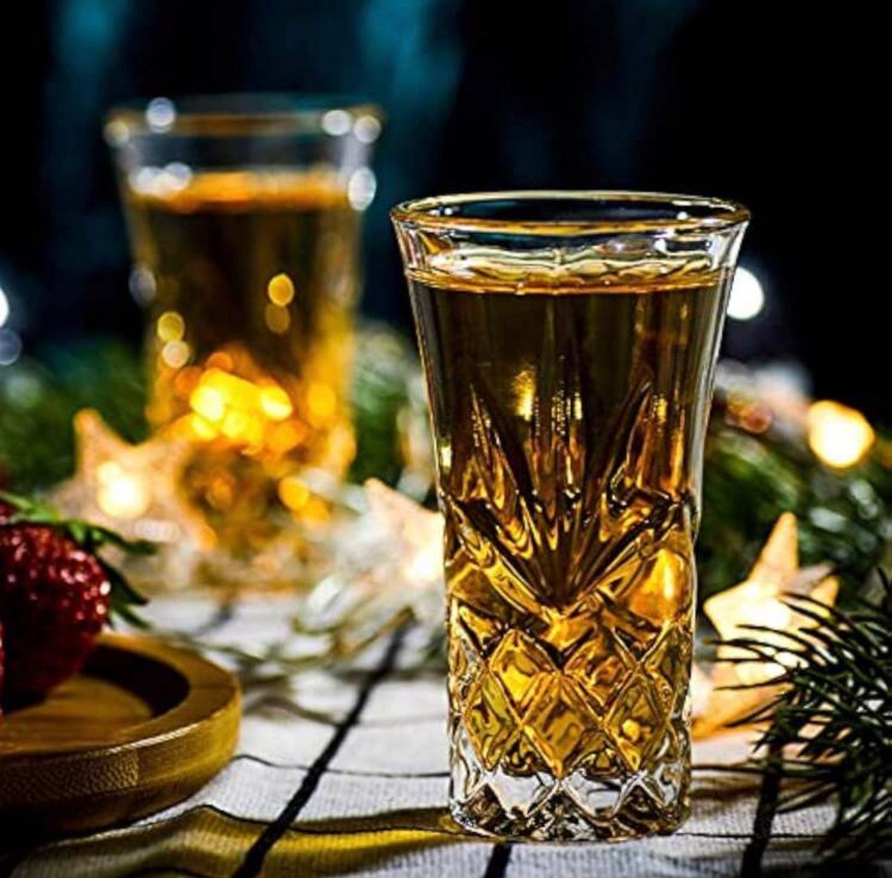 6 vasos de tequila de 2 onzas cada uno