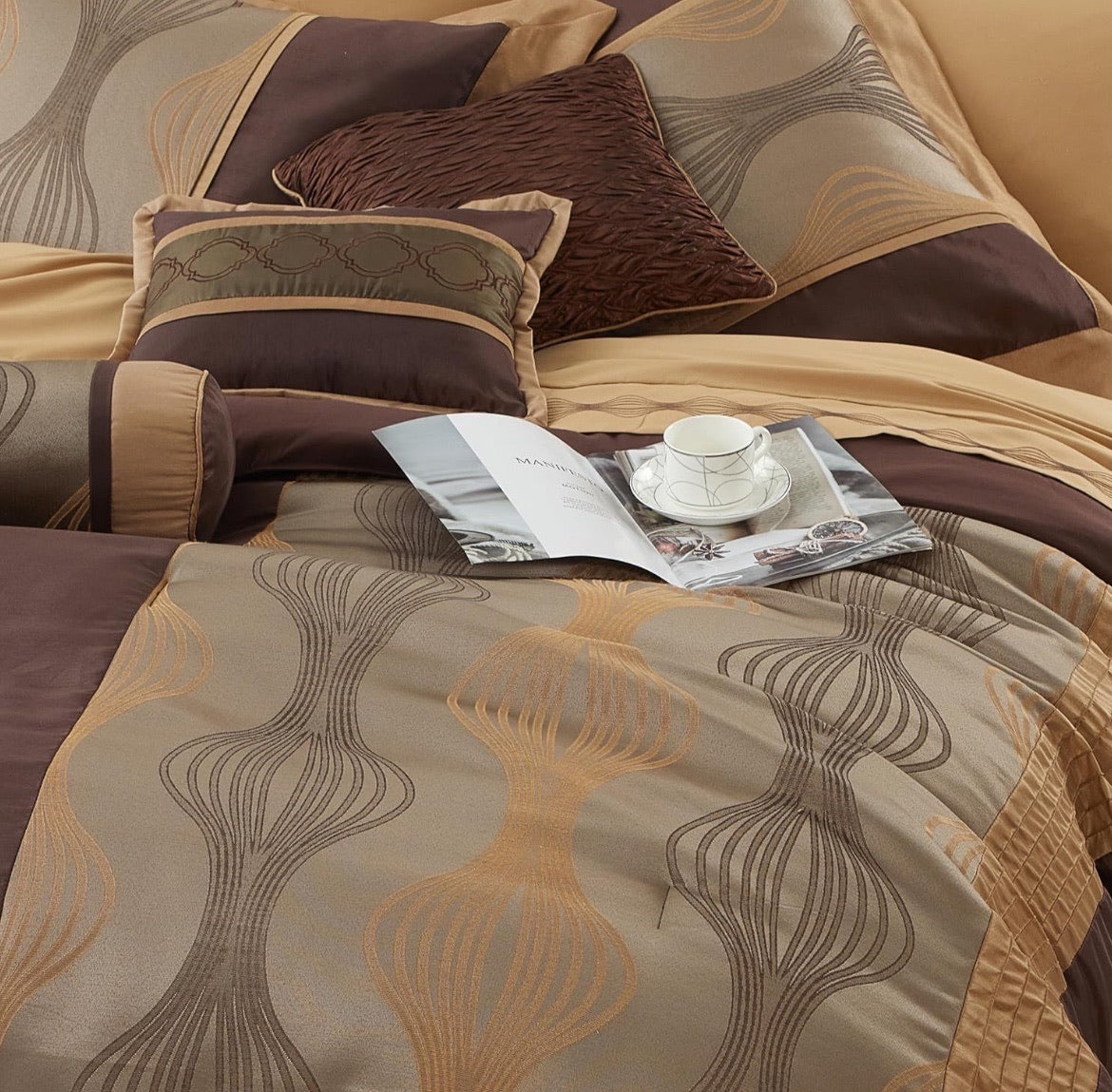 Kath Bronze Comforter Set - 7 piezas, Café, Queen