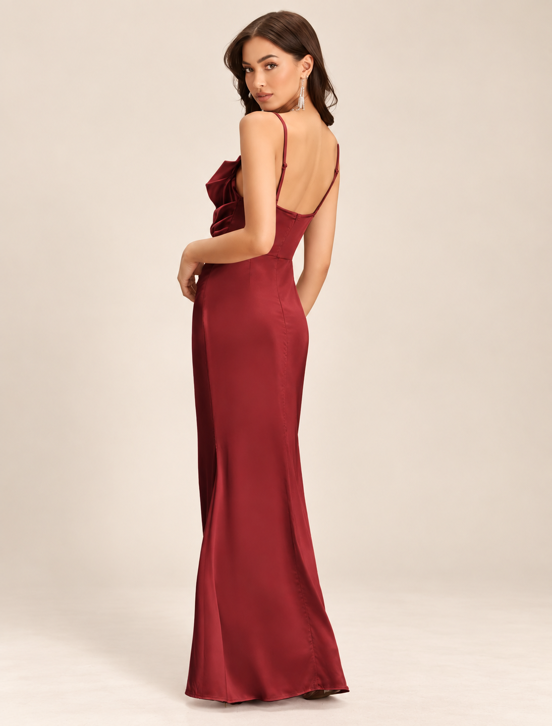 Vestido rojo elegante plisado de tirantes