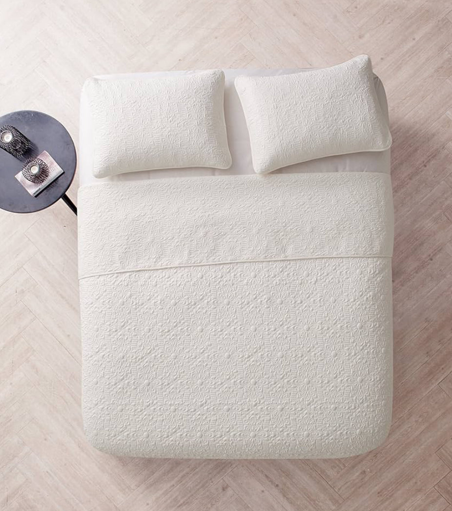 VCNY Home - Caroline Full/Queen Size Quilt, 3 Piezas. Lightweight Bedding Quilt Set with Matching Shams