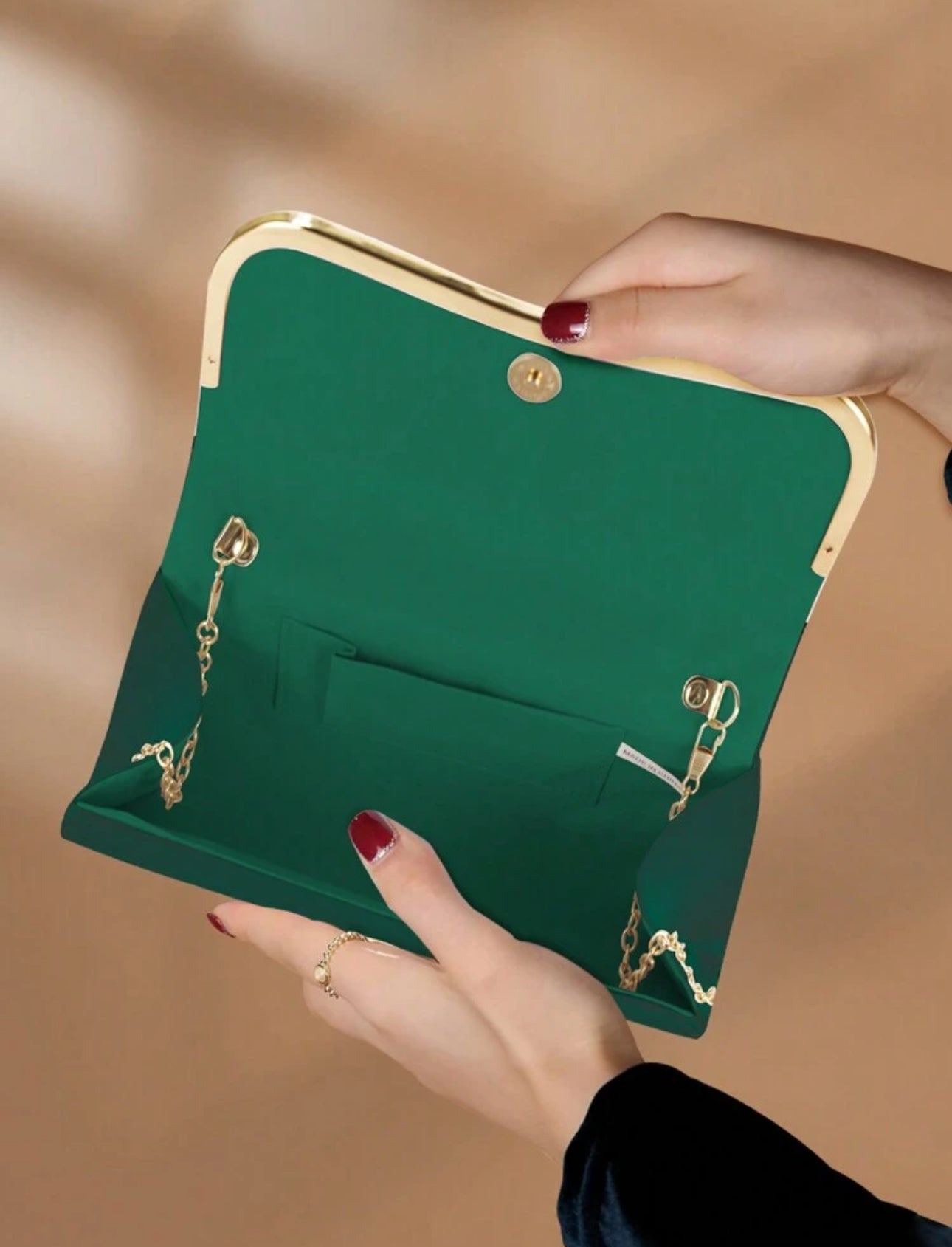 Cartera borde dorado