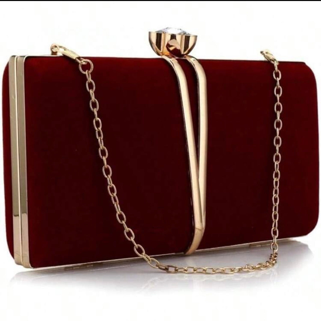 Cartera tipo clutch de terciopelo y cadena desmontable