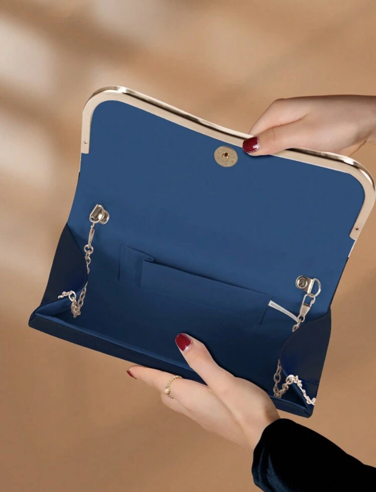 Cartera borde dorado