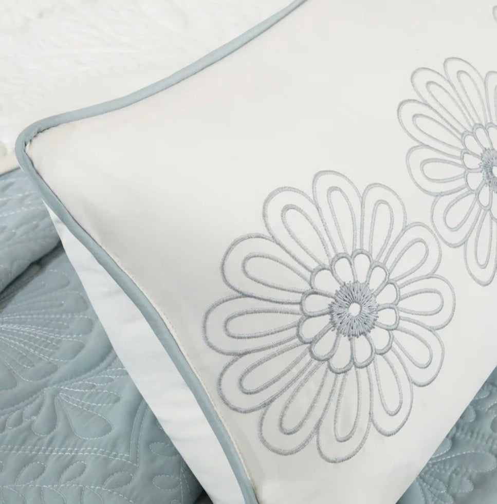 Madison Park Bedspread Border Pattern 5 Piece King Comforter Bedding Set - King Azul