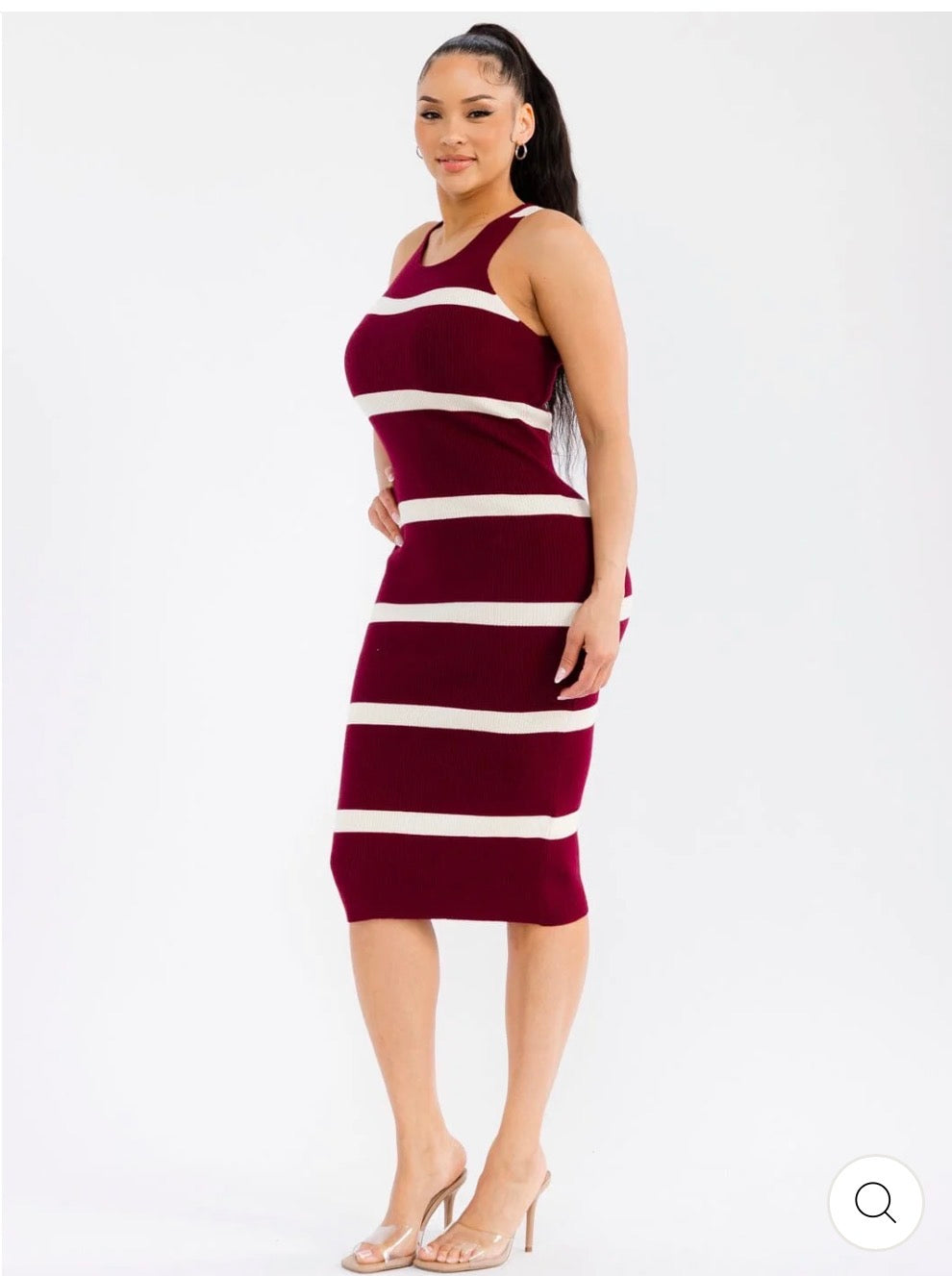 Vestido rojo con líneas blancas