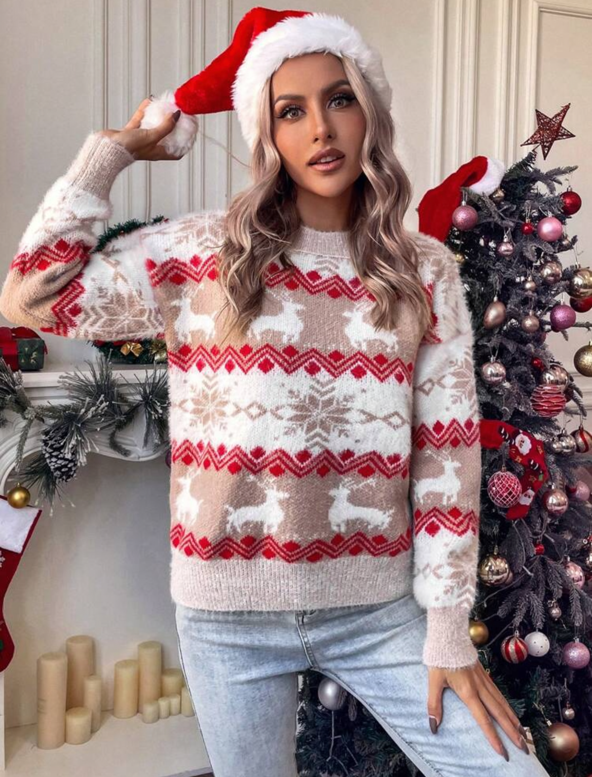 Suéter de Navidad beige con rojo y blanco