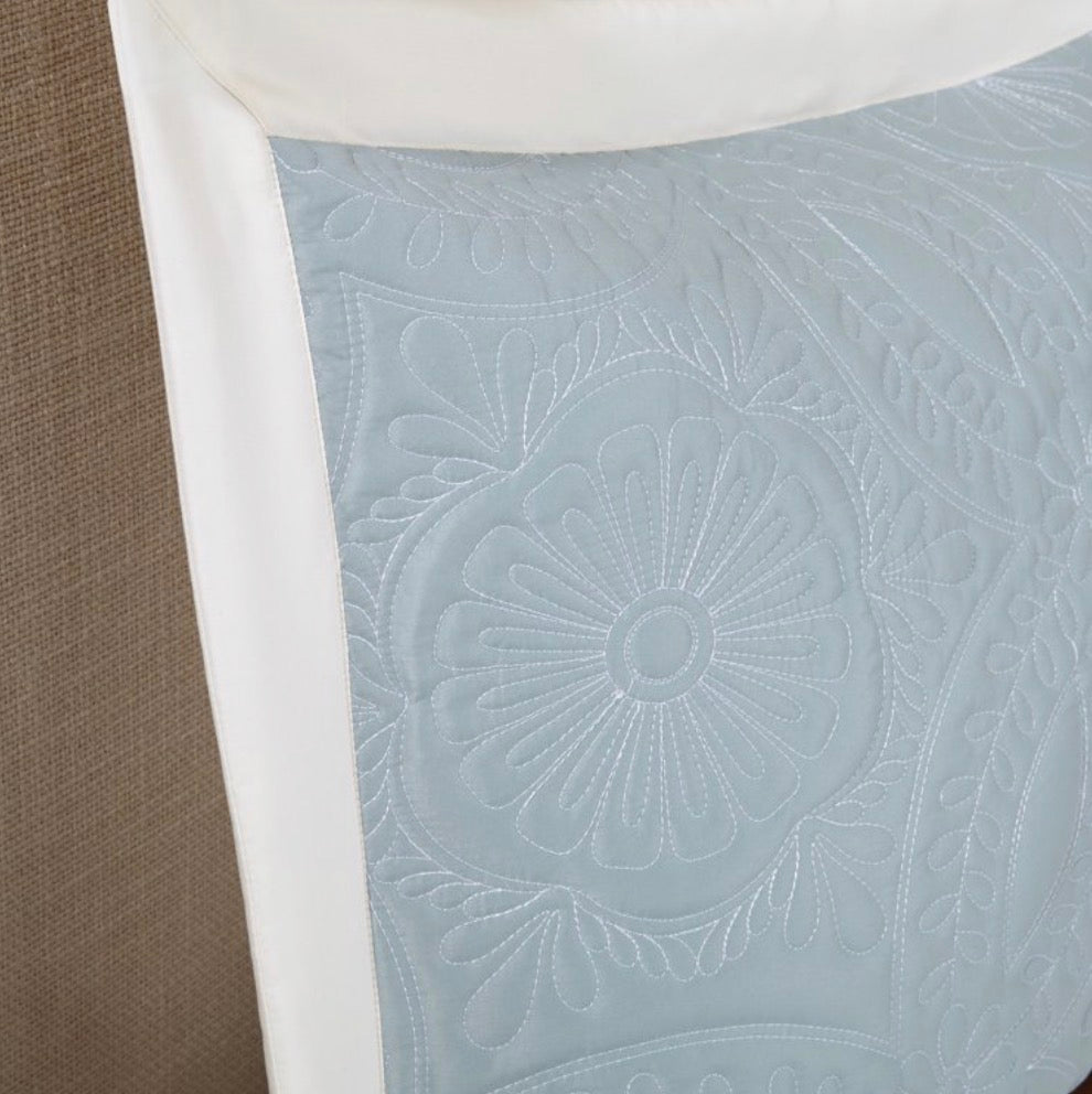Madison Park Bedspread Border Pattern 5 Piece King Comforter Bedding Set - King Azul