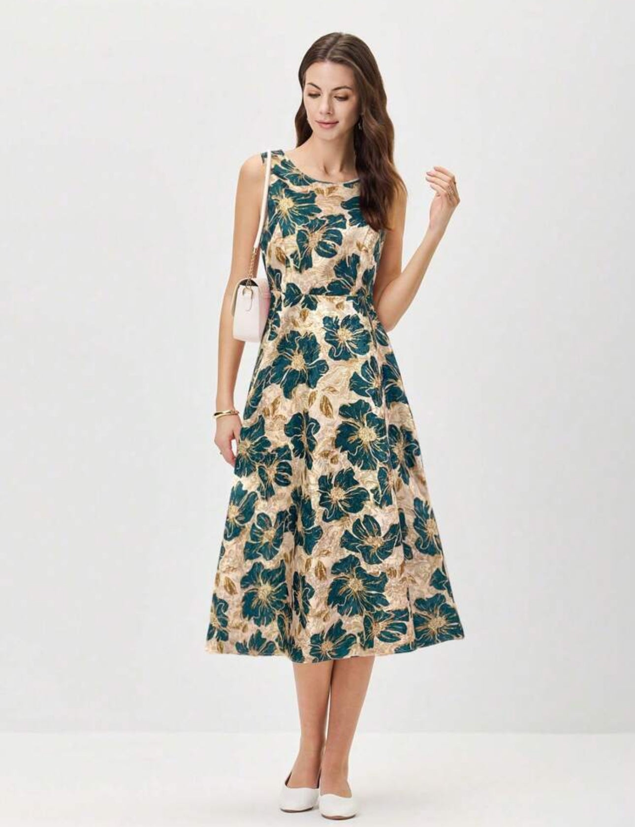 Vestido midi beige con flores verdes