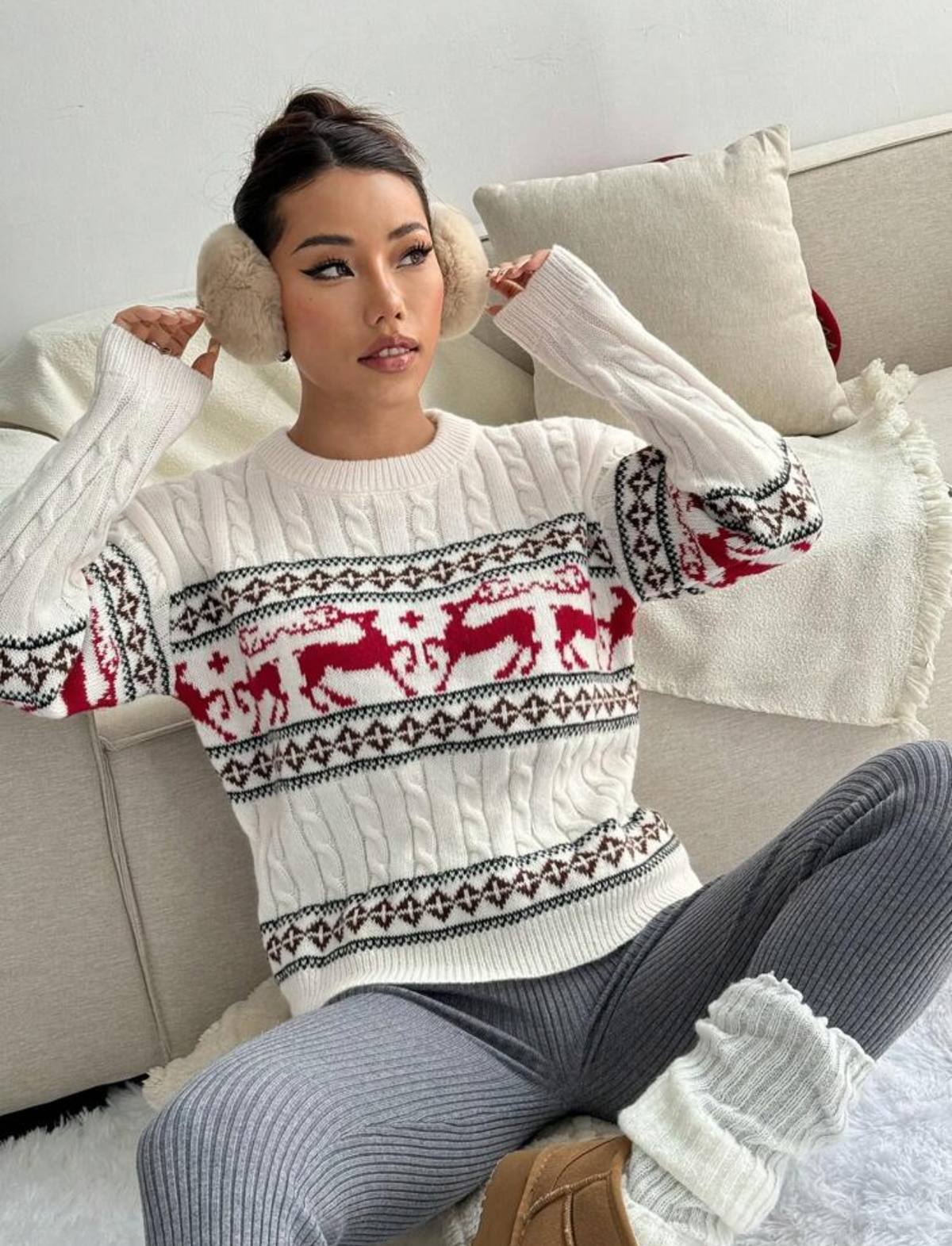 Suéter de Navidad beige con gris