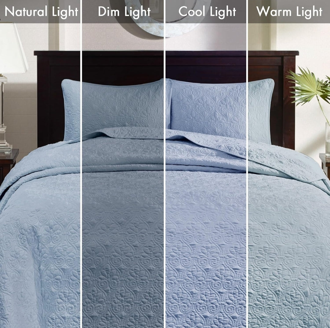 Madison Park Quebec Reversible Quilt Set Damask Design, Double Sided Stitching All Season, Lightweight Bedspread Bedding Set, Matching Sham, Azul, 3 Piezas, King