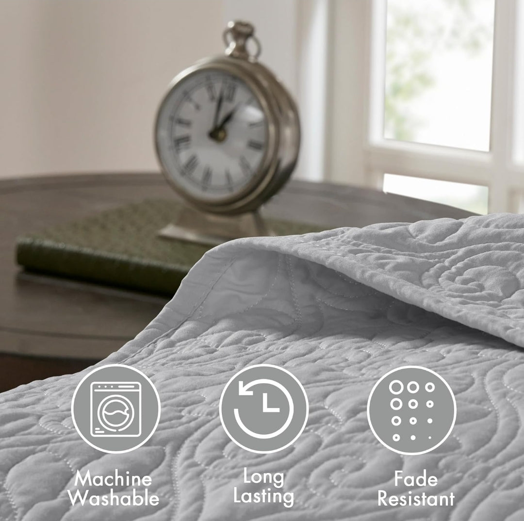 Madison Park Quebec Quilt Set - Luxurious Damask Stitching Design, Cotton Filled Lightweight Coverlet Bedspread Bedding, Shams, 3 Piezas, Gris, Full/Queen