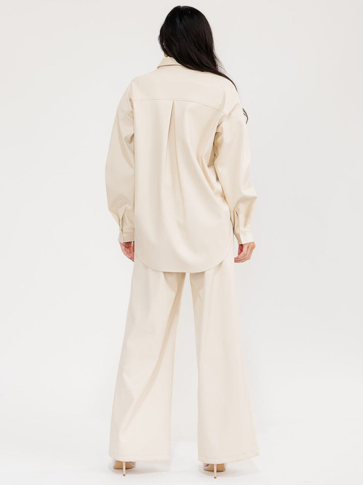 Conjunto beige de chaqueta manga larga y pantalón