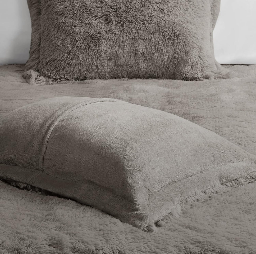 Intelligent Design Malea Shaggy Duvet with Quilted Box Design, Long Faux Fur Comforter Cover Cozy Bedding Set, 3 Piezas, Gris, King