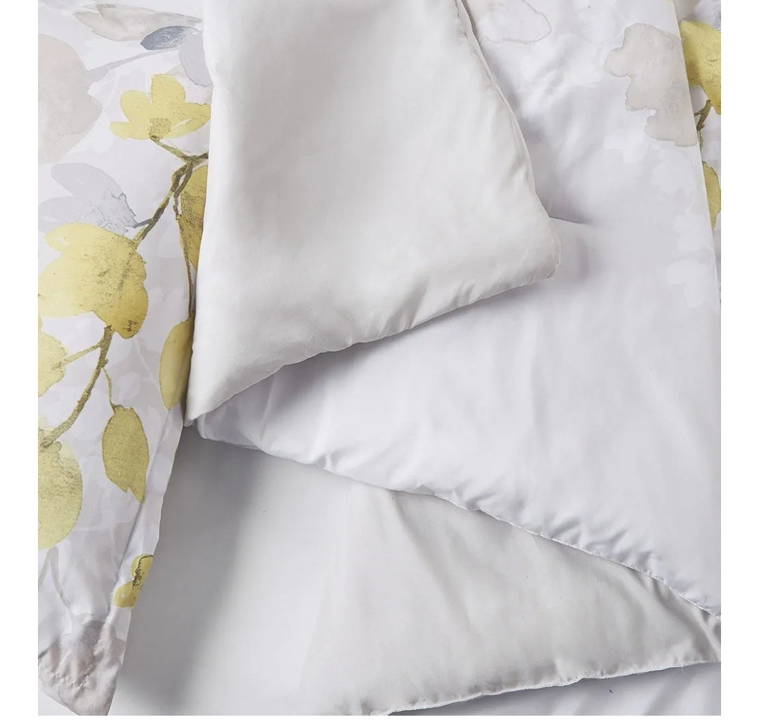 Madison Park Comfort Spaces Bed in A Bag-Trendy Casual Design Cozy Comforter with Complete Sheet Set with Side Pocket, All Season Cover, Matching Shams, Amarillo, 9 Piezas, King