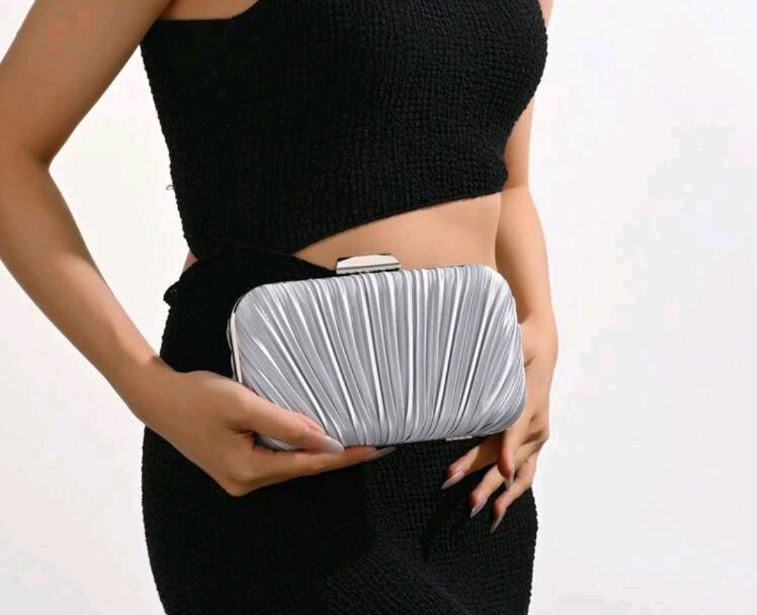Cartera Clutch OpulAura estilo Plisado Plateada
