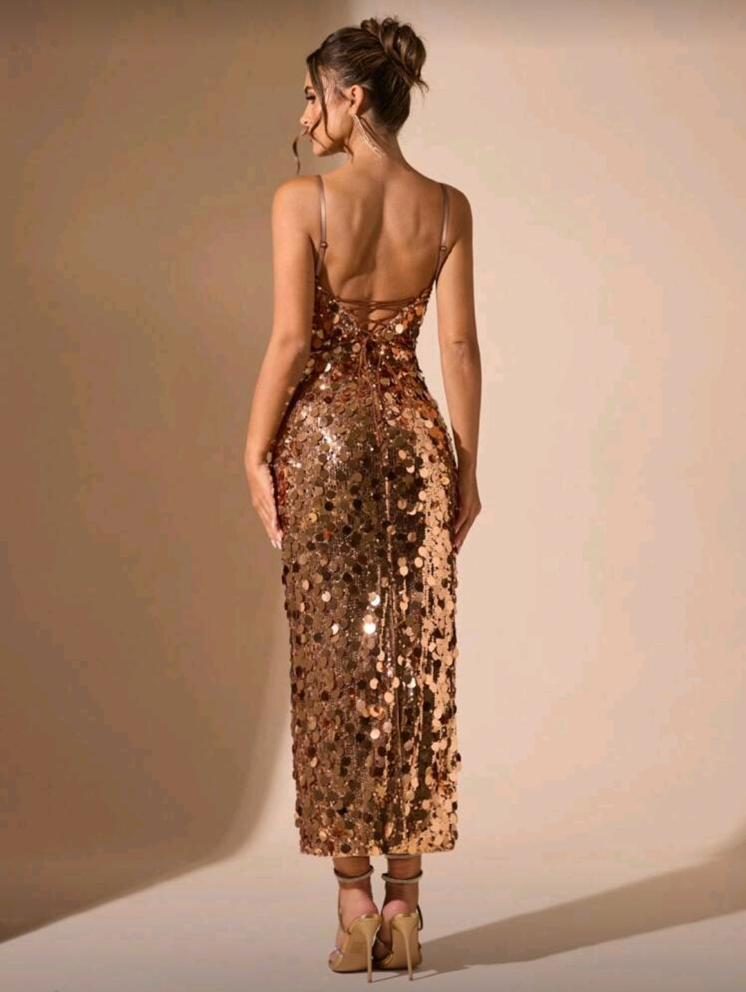 Vestido Dorado de Cóctel de Tirantes Finos