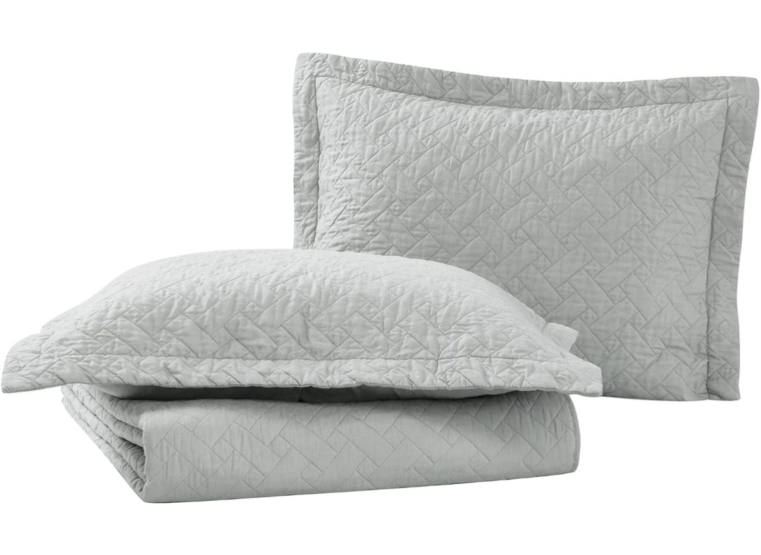 Tommy Bahama Quilt Set Soft Bedding with Matching Shams, Lightweight Home Decor for All Seasons, 3 Piezas, Gris, Queen