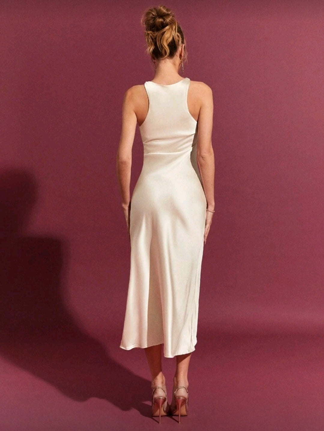 Vestido de Satin con detalle retorcido