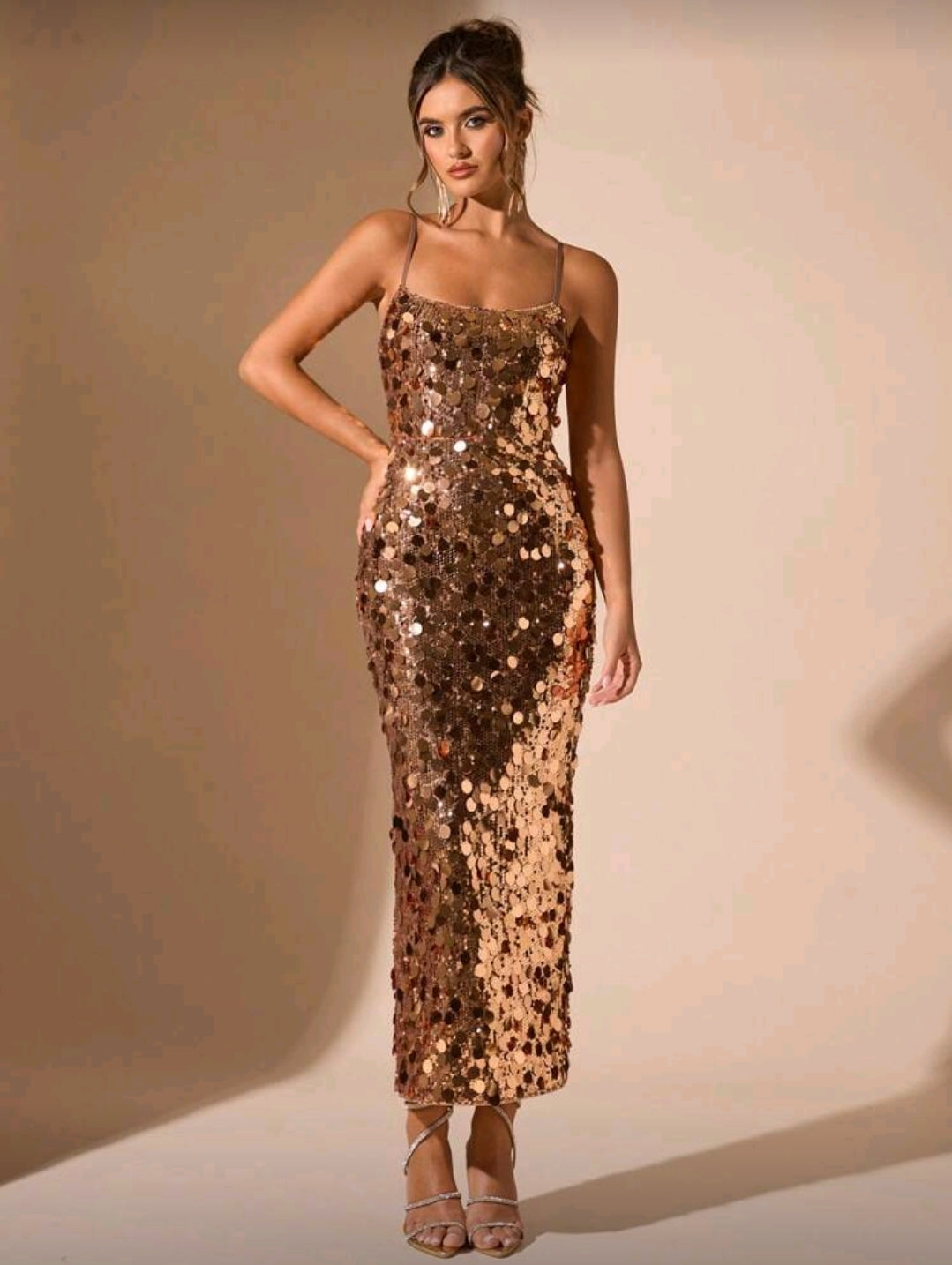 Vestido Dorado de Cóctel de Tirantes Finos
