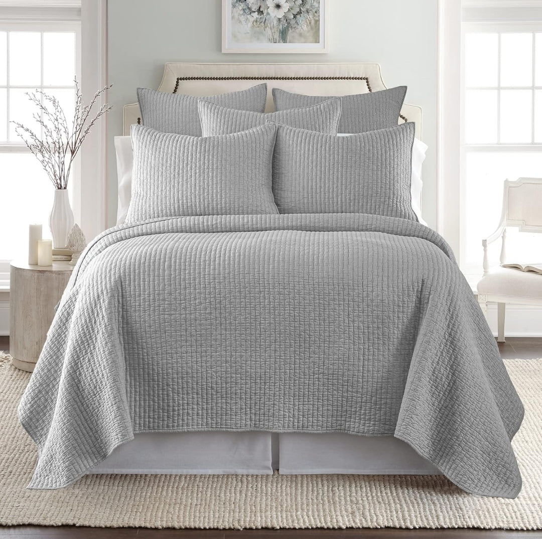 Levtex Home Cross Stitch Reversible Twin XL/Twin Quilt Set (68x86in) and 1 Pillow Sham (26x20in) - Stitch Texture - 2 Piezas, Gris Claro, Twin