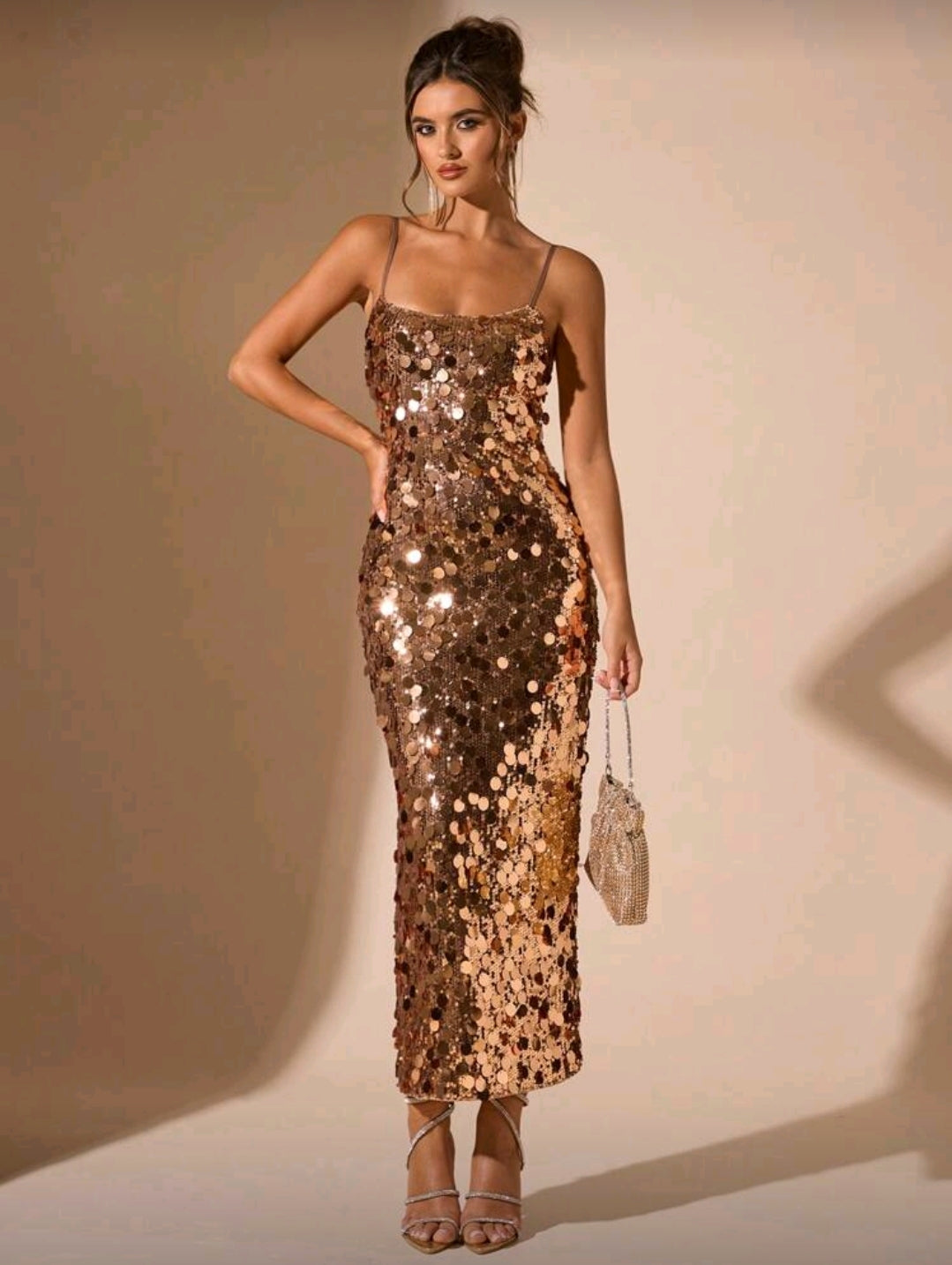 Vestido Dorado de Cóctel de Tirantes Finos