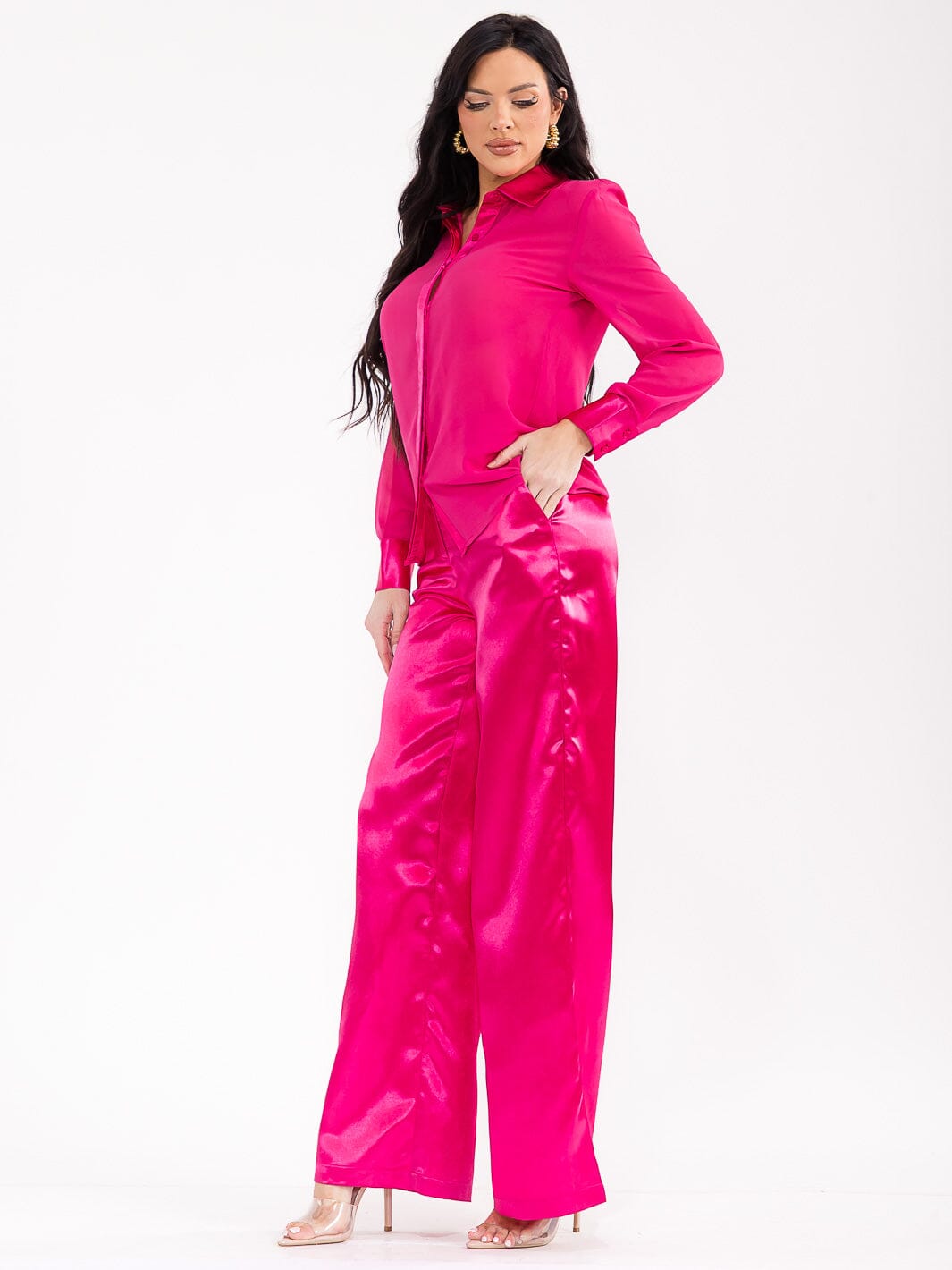 Conjunto de satin rosado fucsia de blusa manga larga y pantalón con cintura elástica