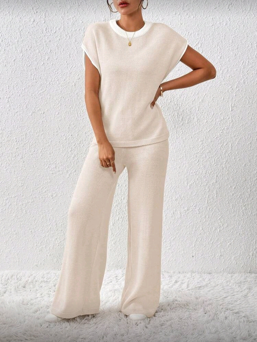 Conjunto Blanco con Top Holgado y Pantalón Ajustable