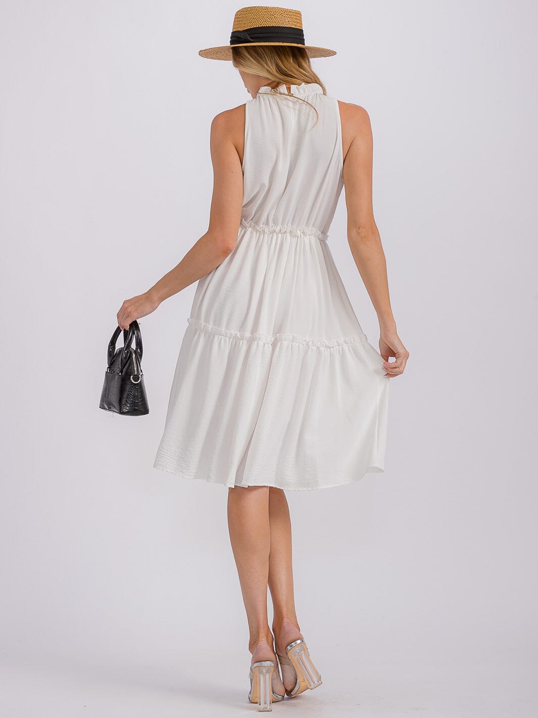 Vestido corto midi blanco cuello mock con cintura elástica
