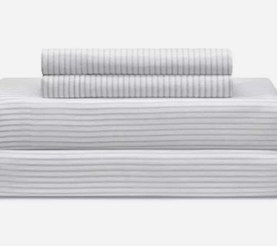 Fairfield Square Home Collection- Austin Stripe Solid Reversible Comforter Set, 8 Piezas, Lavanda, King
