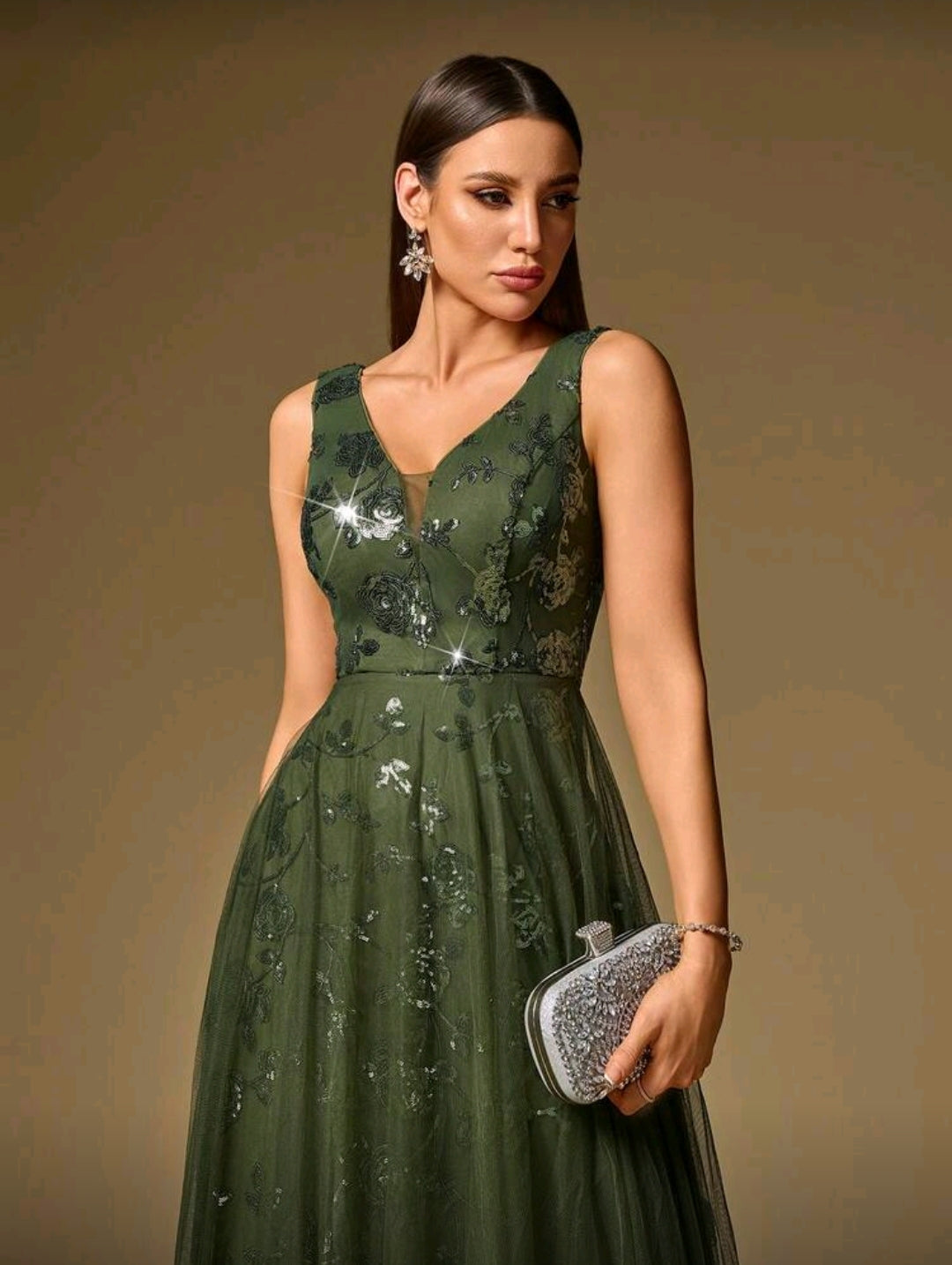 Vestido Verde Elegante con Cuello en V
