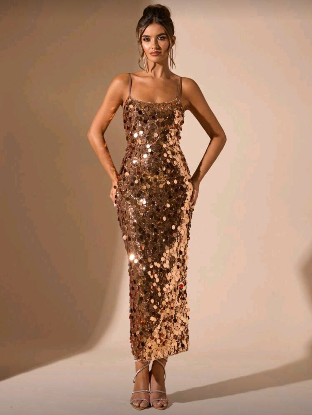 Vestido Dorado de Cóctel de Tirantes Finos