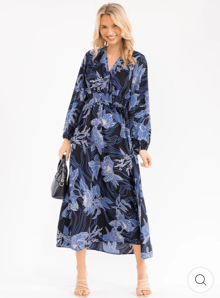 Vestido azul maxi para mujer de manga larga con escote en V, cintura smock y estampado floral.
