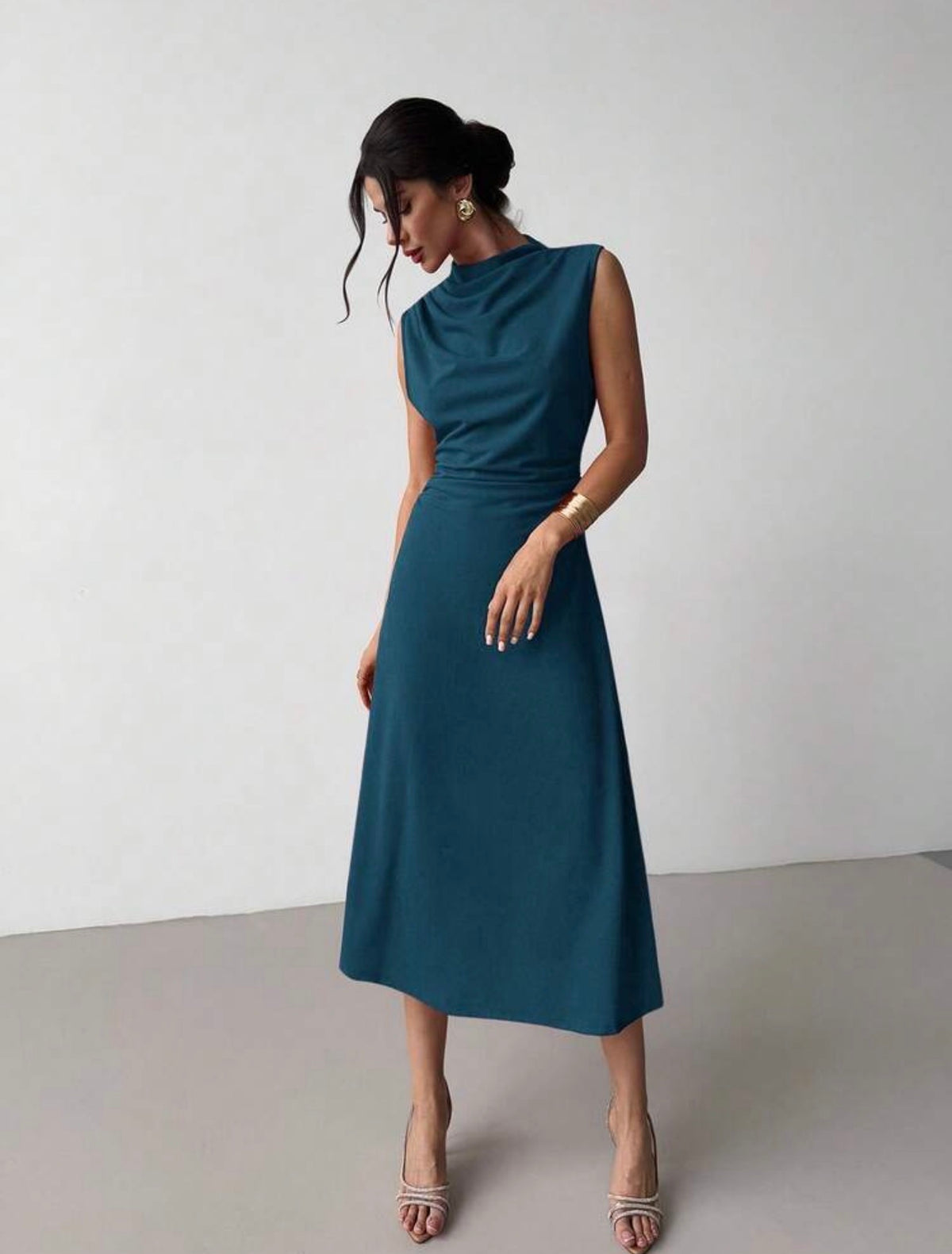 Vestido verde plisado