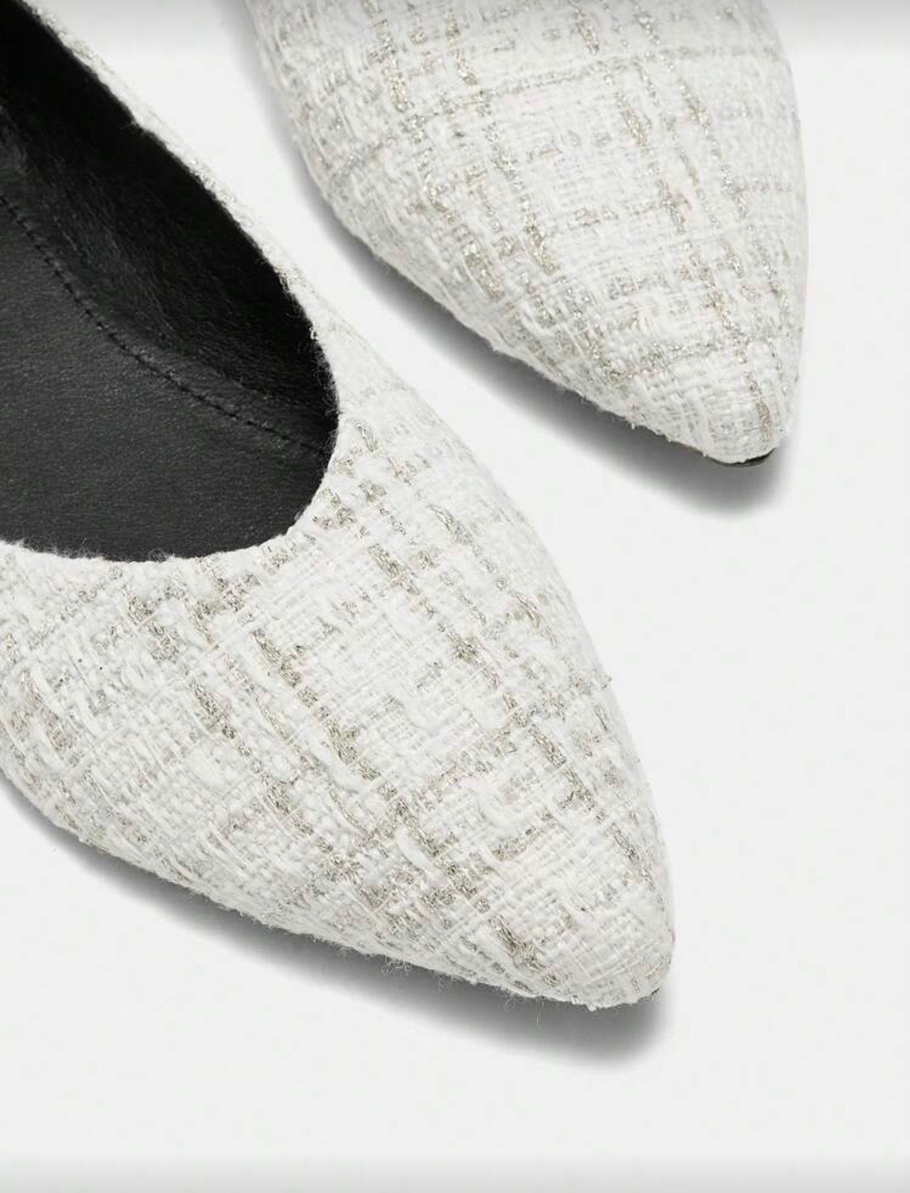 Zapatos planos con detalles plateados