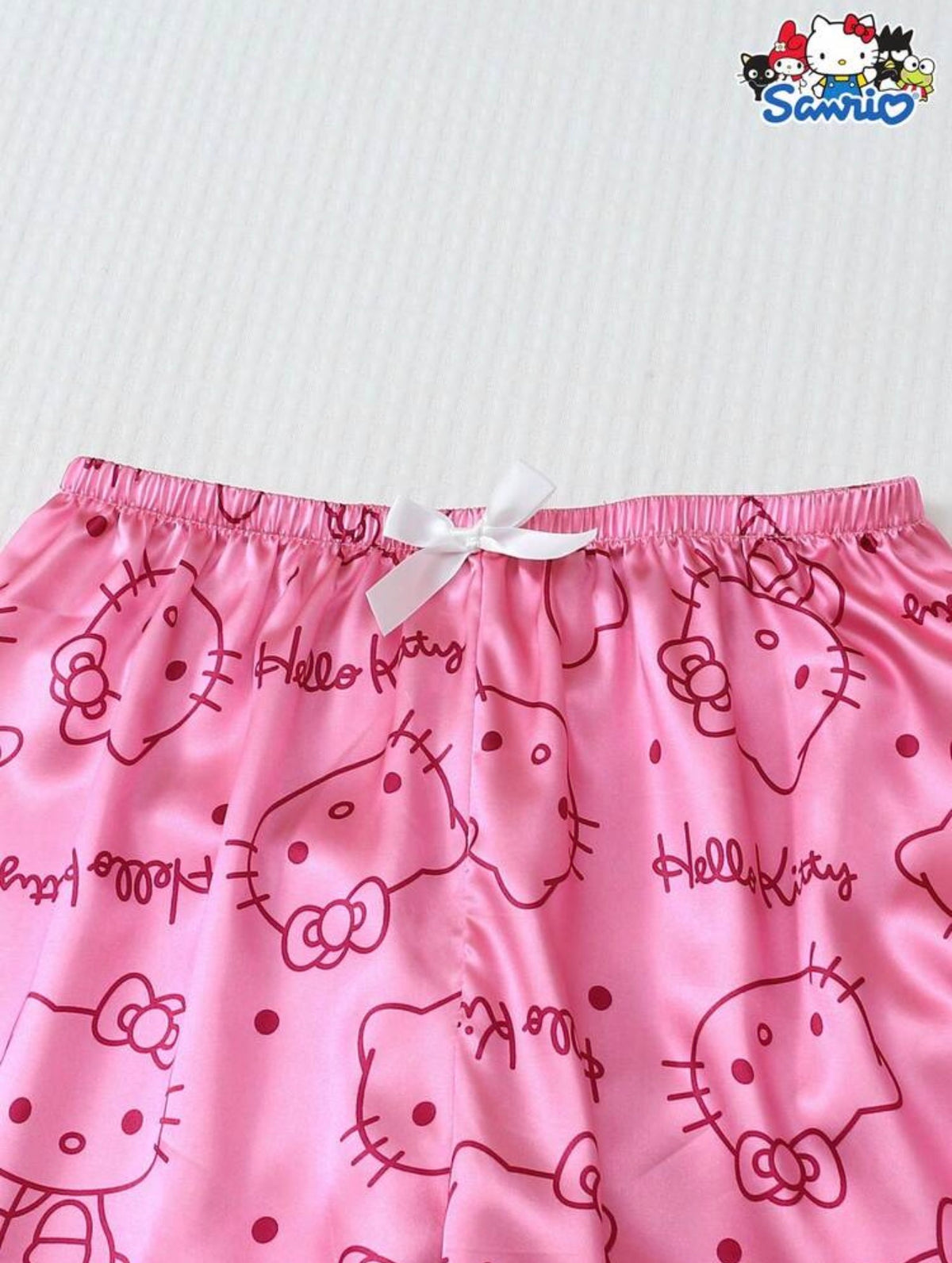 Pijama Hello Kitty rosada satinada 3 piezas