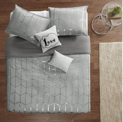 Intelligent Design Raina Geometric Style Duvet Set Full/Queen. Gris/Plateado. 5 Piezas.