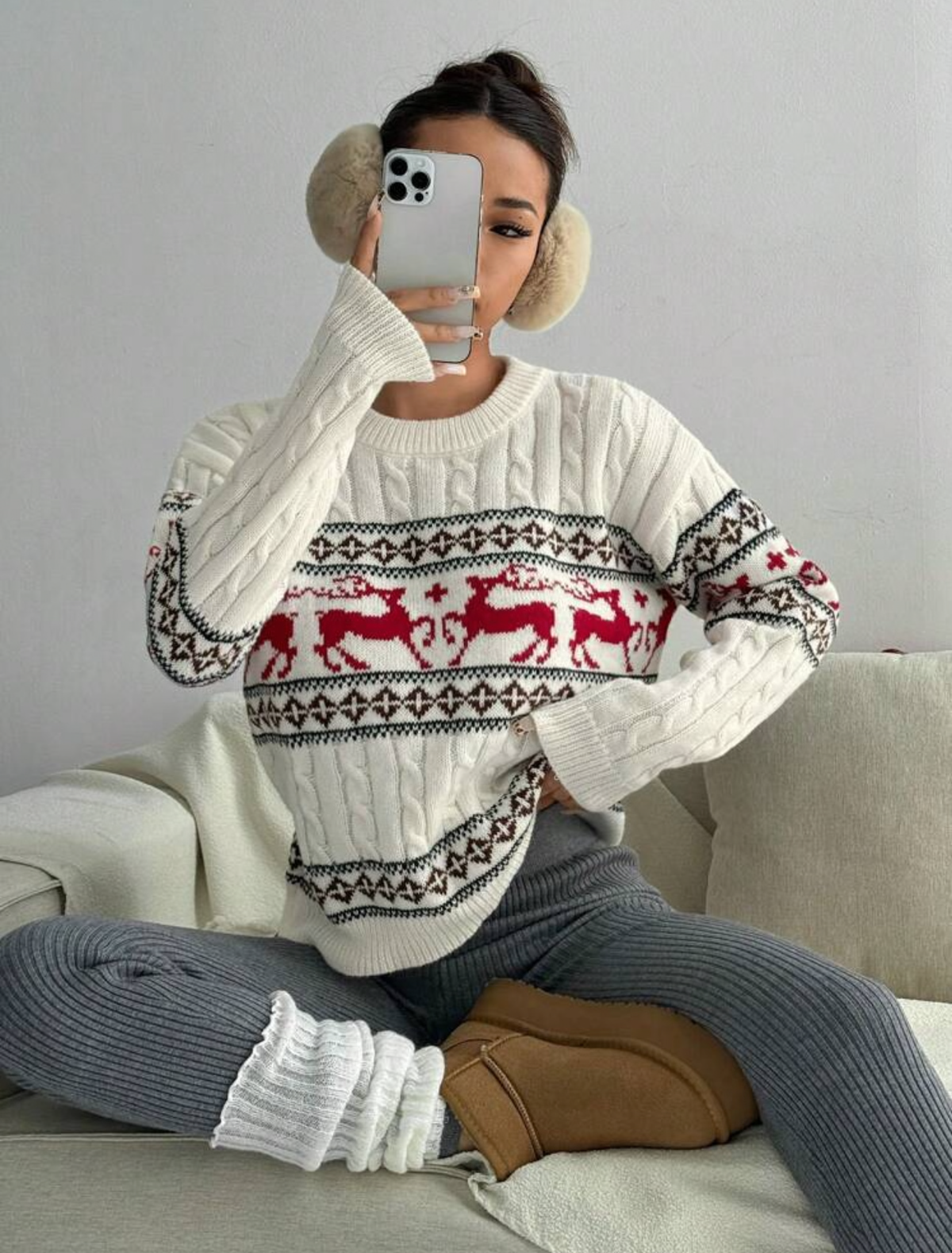 Suéter de Navidad beige con gris