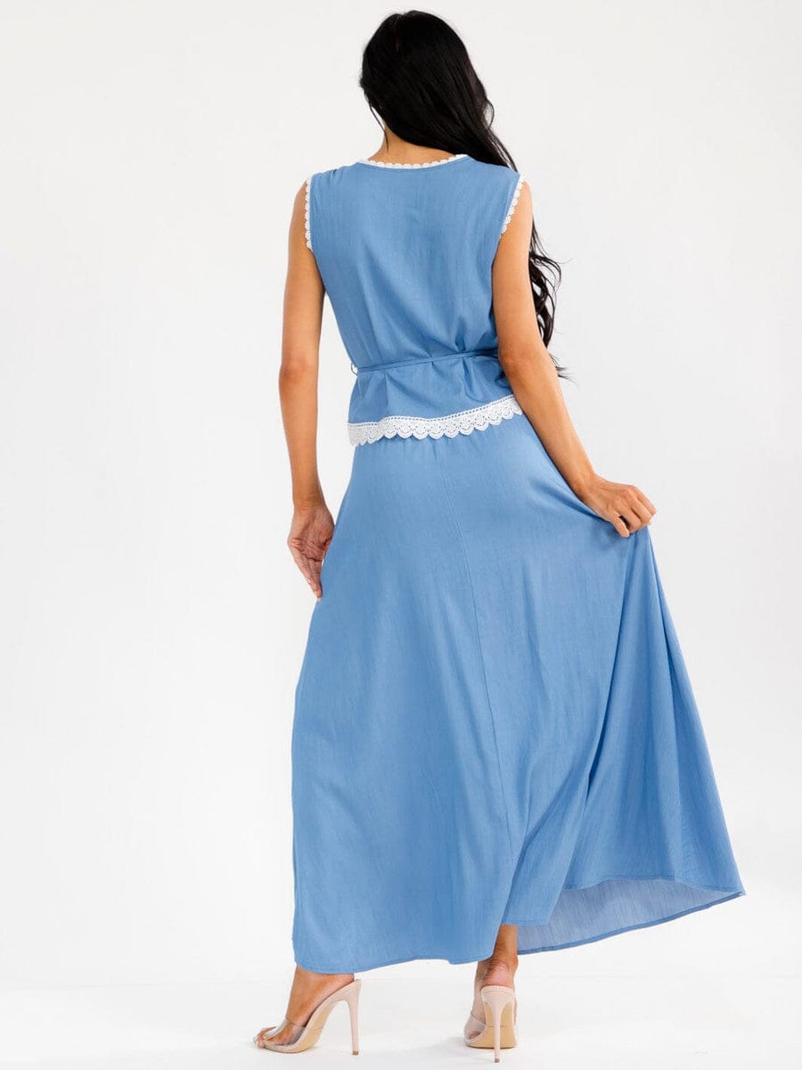 Conjunto azul de camisa y falda