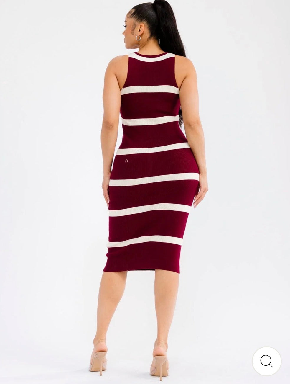 Vestido rojo con líneas blancas