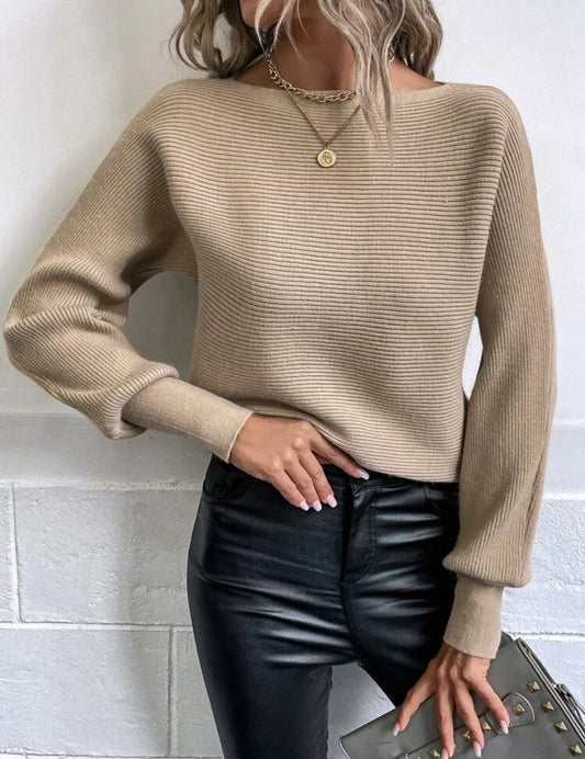 Sueter beige de punto casual con manga tipo murcielago