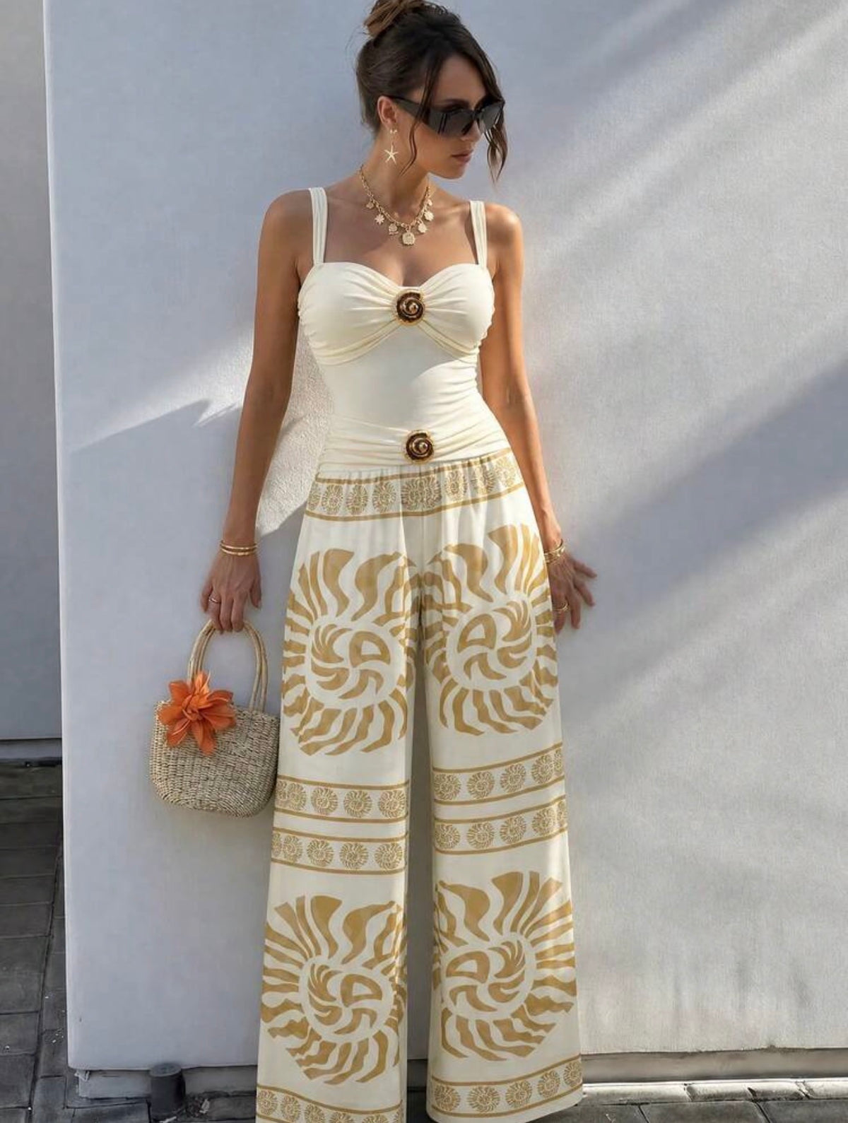 Conjunto traje de baño y pantalón beige (dos piezas)