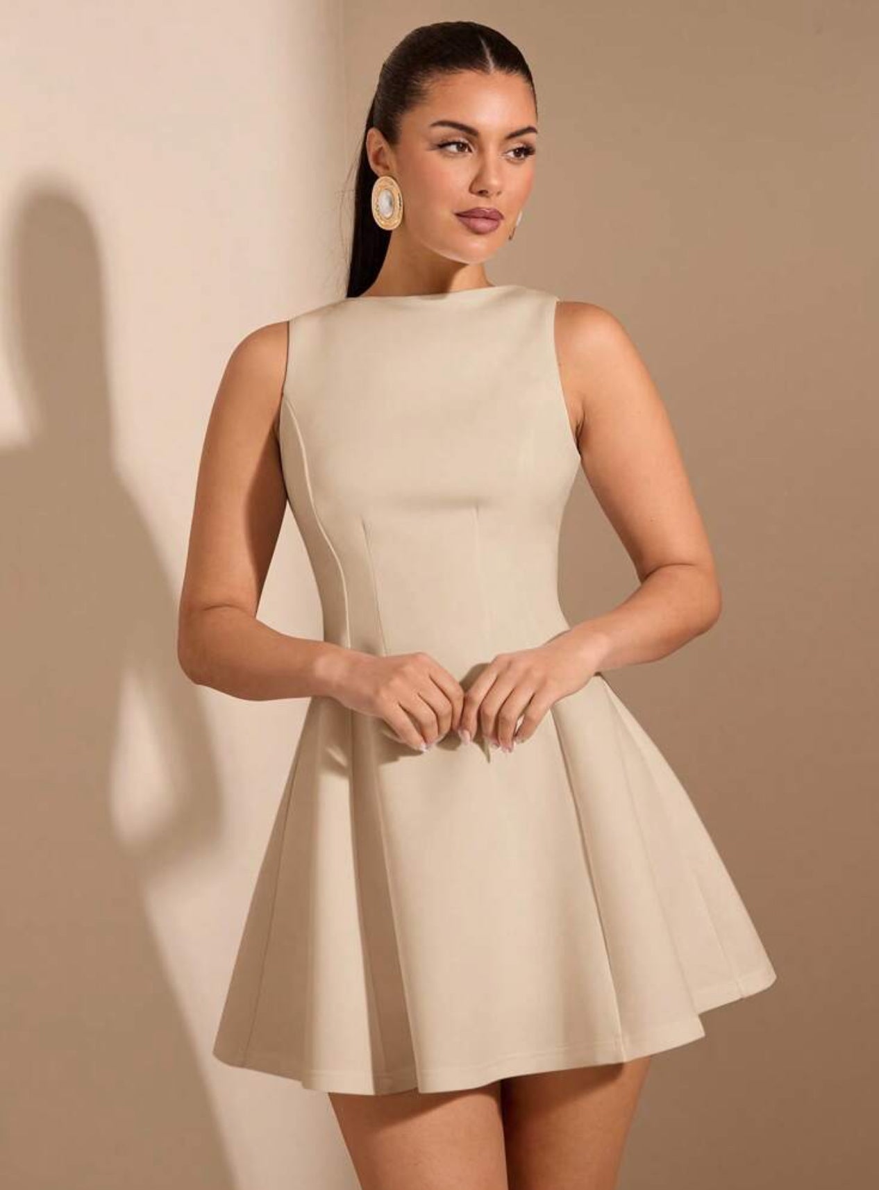 Vestido beige corto
