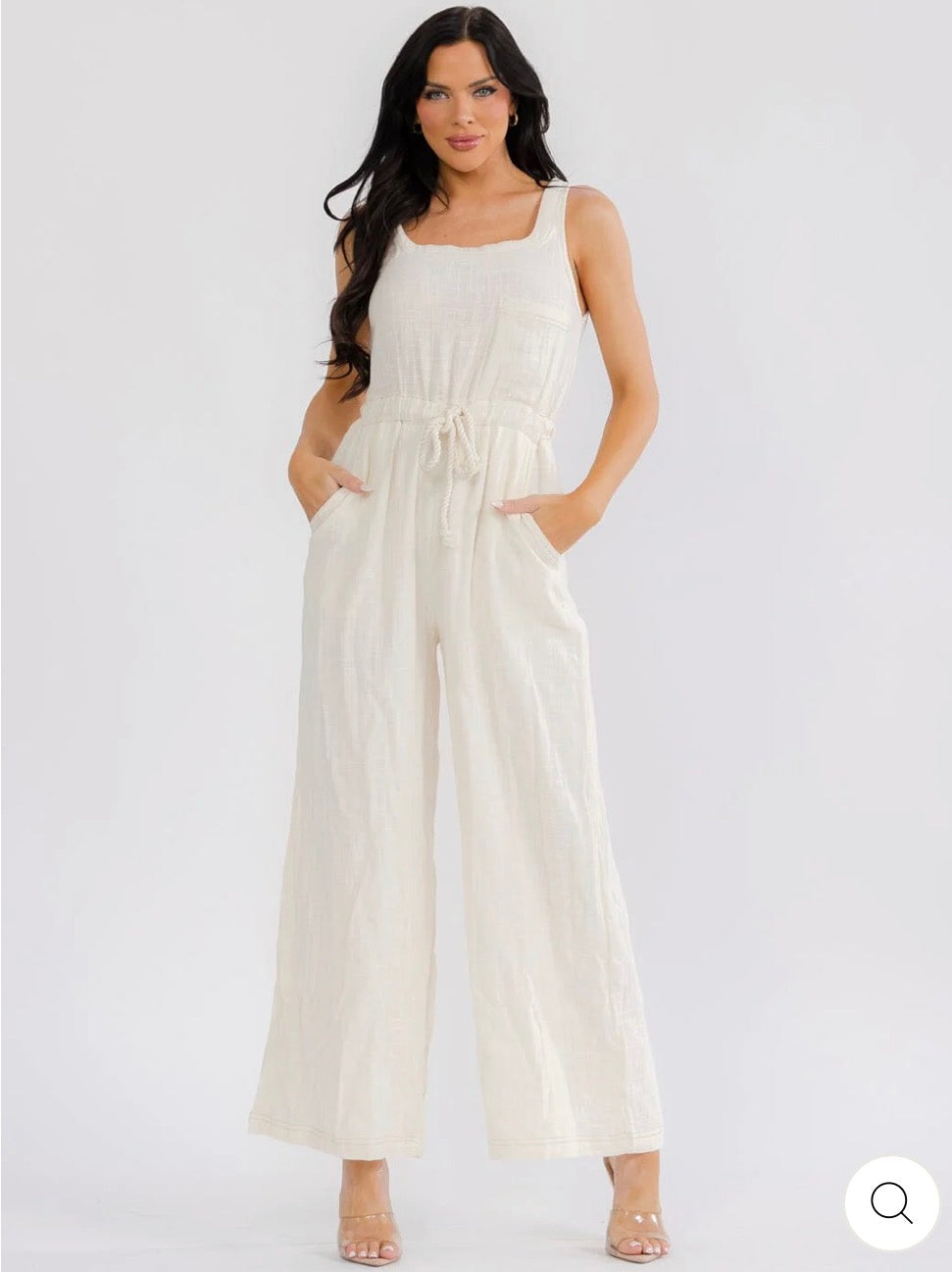 Jumpsuit beige con bolsillos wide leg