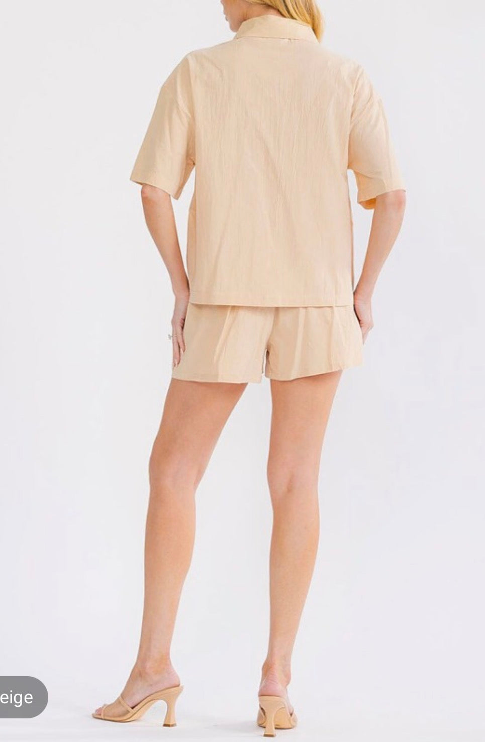 Conjunto beige camisa manga corta y short