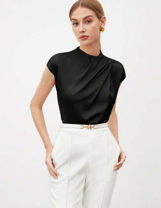 Camisa con fruncido color negra
