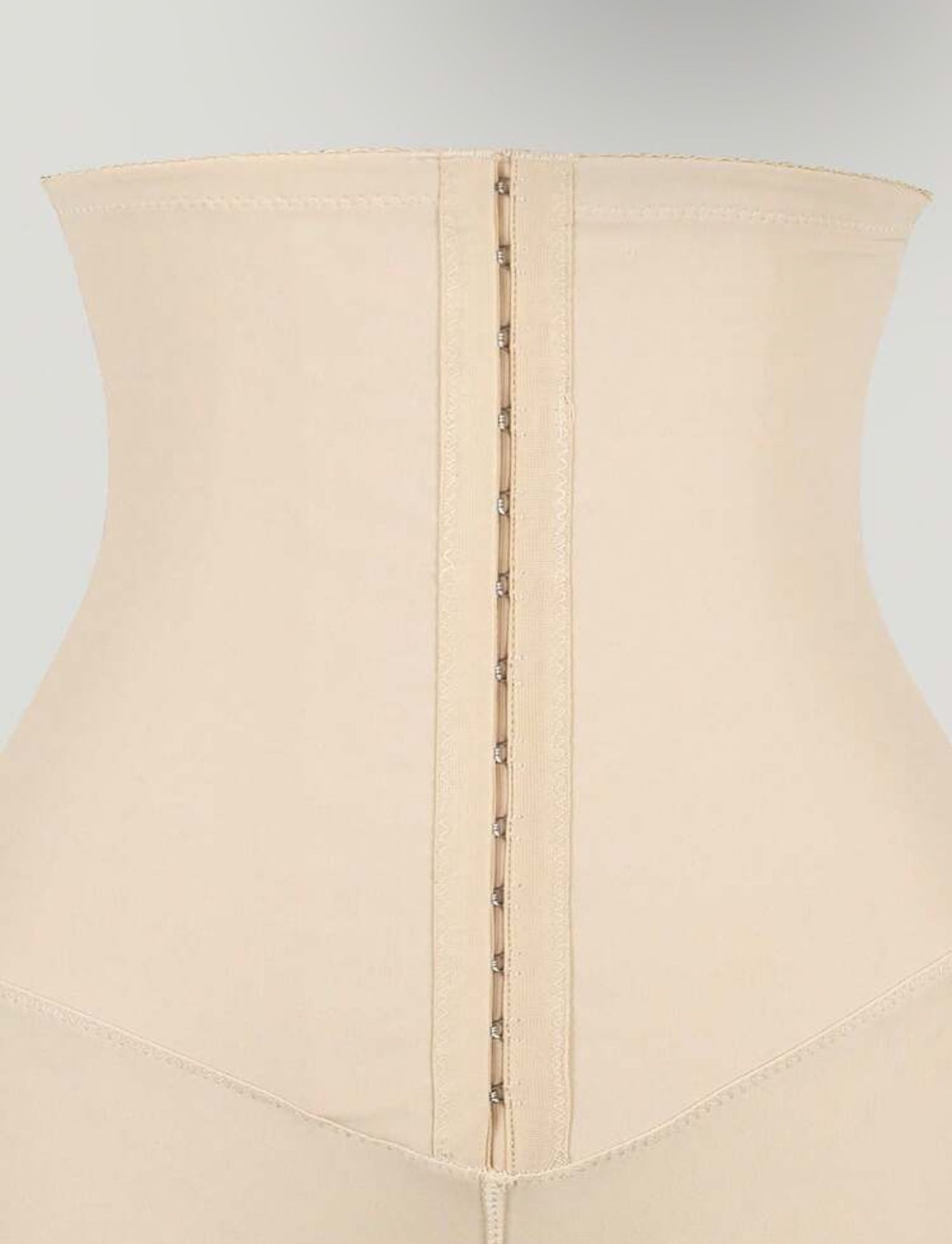 Faja moldeadora color beige levantamiento de gluteo